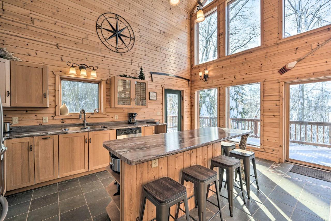 Scenic Hayward Lake View Retreat With Fire Pit Exterior photo