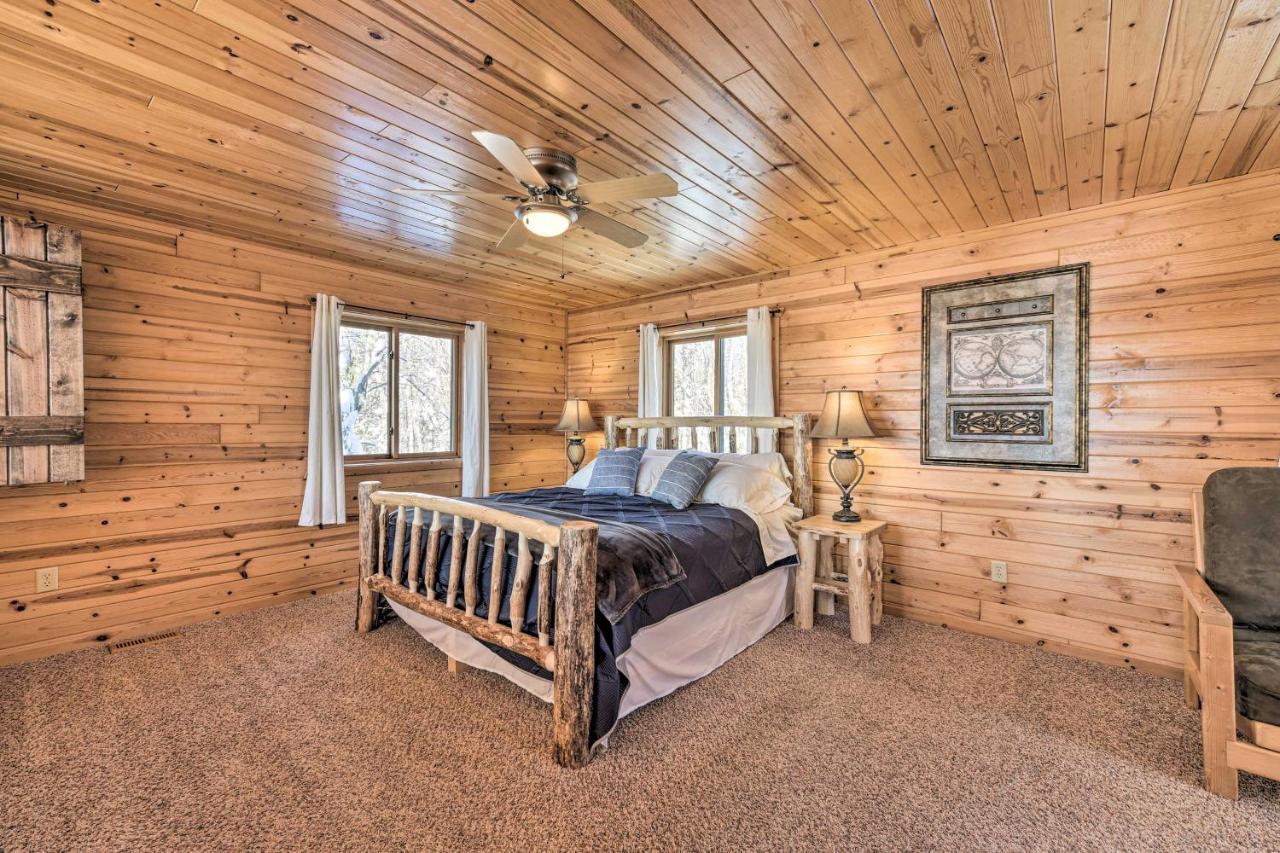 Scenic Hayward Lake View Retreat With Fire Pit Exterior photo