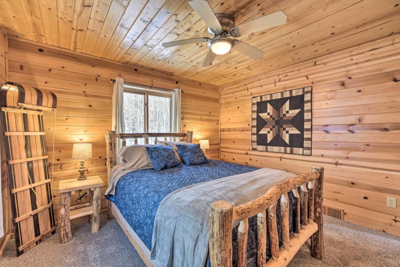 Scenic Hayward Lake View Retreat With Fire Pit Exterior photo