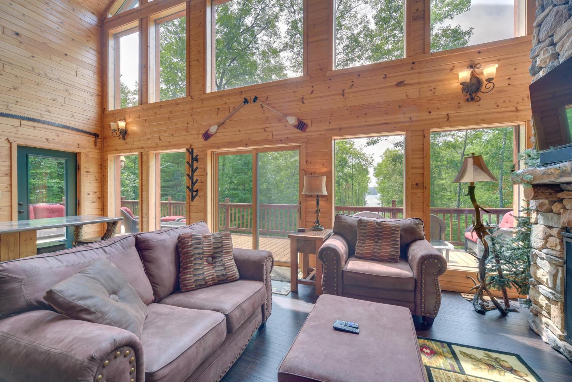 Scenic Hayward Lake View Retreat With Fire Pit Exterior photo