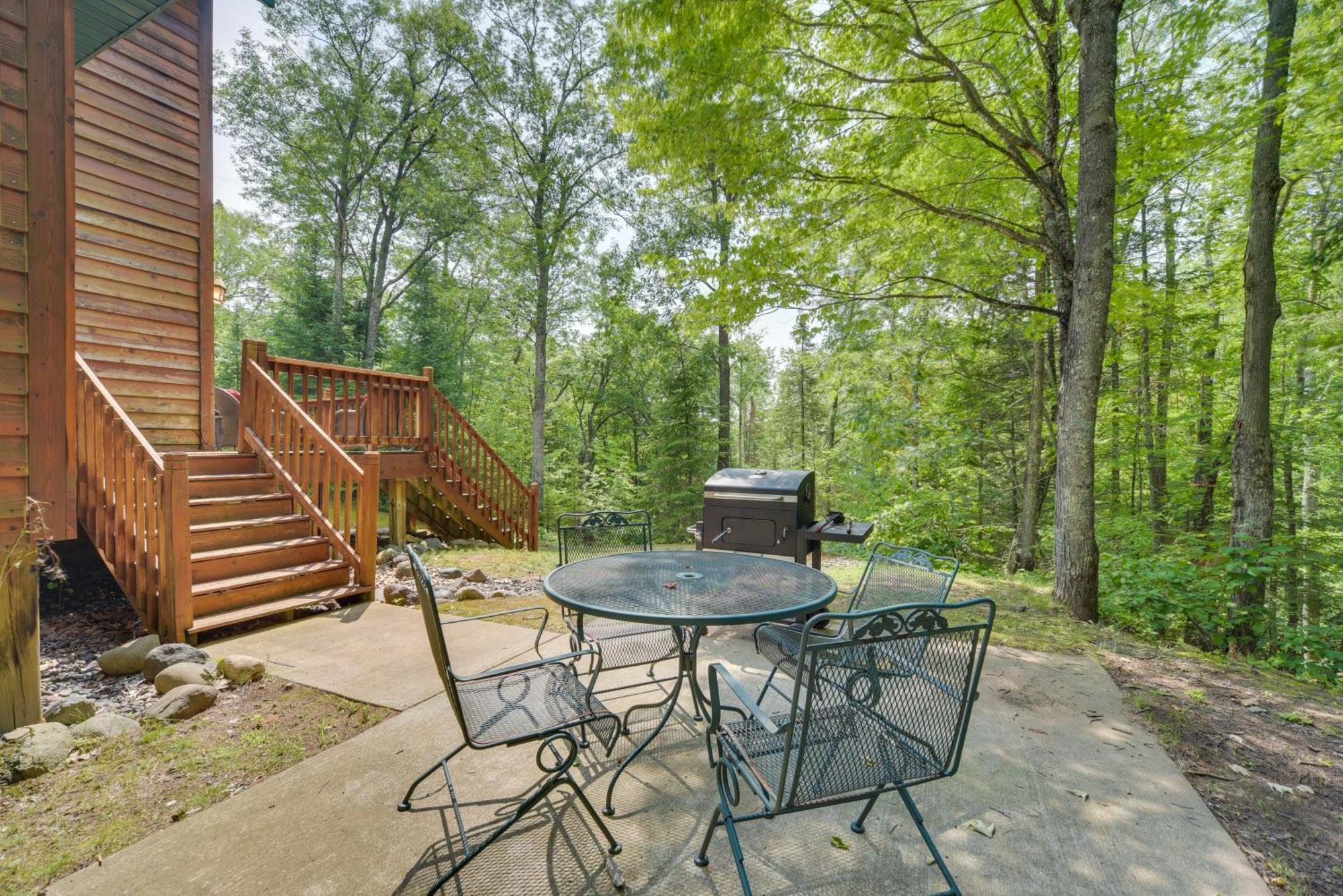 Scenic Hayward Lake View Retreat With Fire Pit Exterior photo